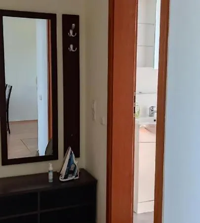 Sea View - Beachfront Apartment, 10 Pools & Free Parking Apartament Sveti Vlas